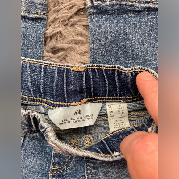 Girls Flare Jeans by H&M. Elastic Waist. Blue Denim. Size 2T. - Picture 5 of 5